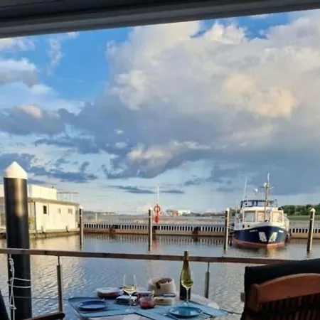 Houseboat Liliput Comfortable Holiday Botel 2*