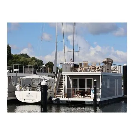 Botel Houseboat Liliput Comfortable Holiday
