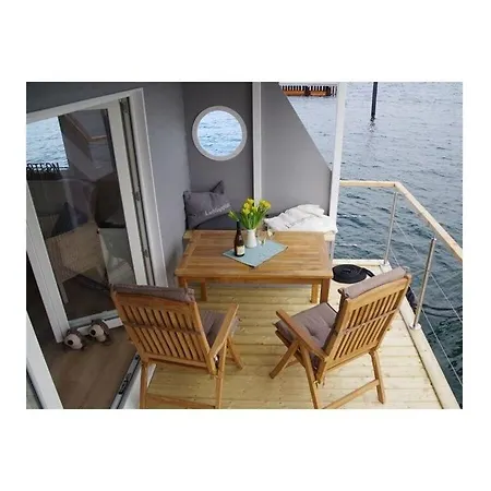 Houseboat Liliput Comfortable Tekne Stralsund