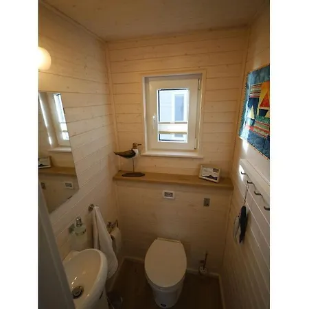 Houseboat Liliput Comfortable Holiday Botel Stralsund