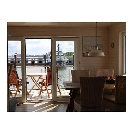 Botel Houseboat Liliput Comfortable Holiday 2*