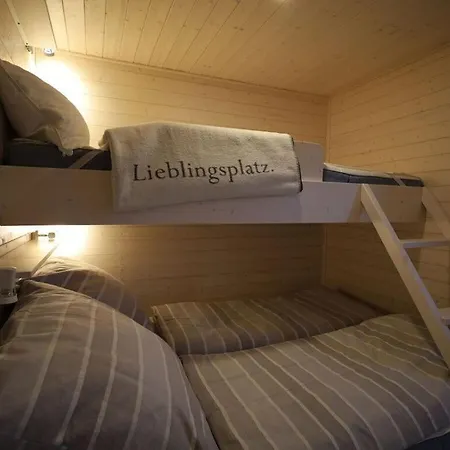 Houseboat Liliput Comfortable Holiday Botel 2*