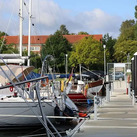 Botel Houseboat Liliput Comfortable Holiday Stralsund