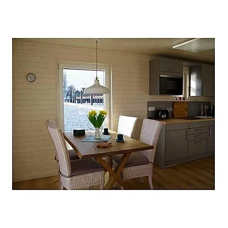Houseboat Liliput Comfortable Bateau-hôtel Stralsund