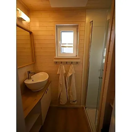 Houseboat Liliput Comfortable Bateau-hôtel Stralsund