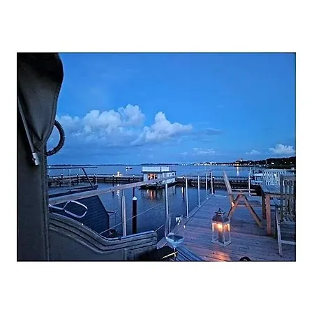 Houseboat Liliput Comfortable Bateau-hôtel