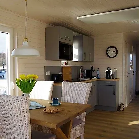 Houseboat Liliput Comfortable 2*