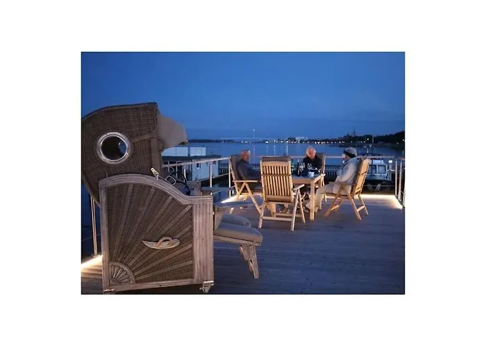 船上ホテル Houseboat Liliput Comfortable シュトラールズント